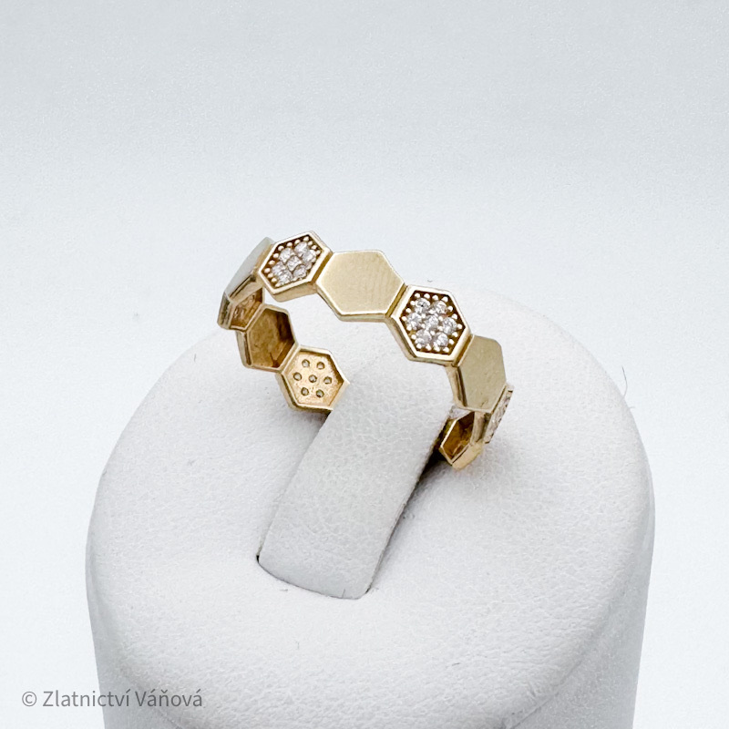 Žluté zlato prsten HEXAGON se zirkony